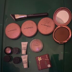 MAC Cosmetics Makeup Collection with Brush - Black and Brown